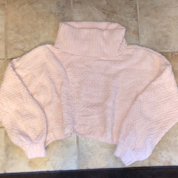 Pink CROP sweater - Picture 1 of 4